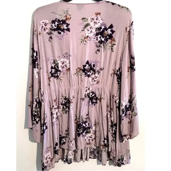 Torrid Lavender Floral Blouse - Picture 4 of 12